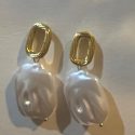 Arete de perla con dorado